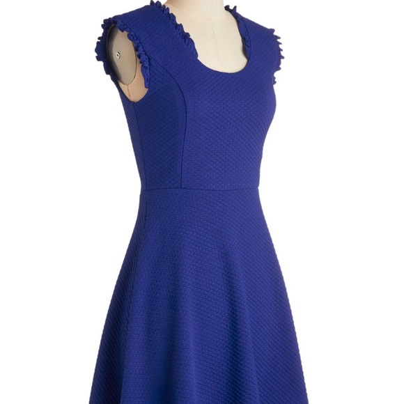 Pondside in the Park Dress - Picture 2 of 7